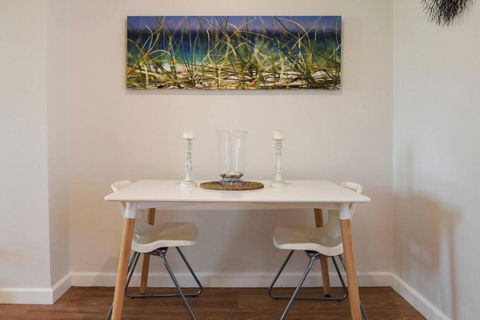 Resort-style Coastal Living With Balcony & Pool - Tourism Hervey Bay 2