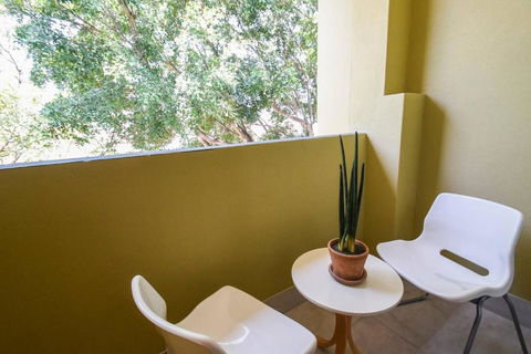 Resort-style Coastal Living With Balcony & Pool - Tourism Hervey Bay 3