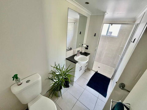 Resort Style Holiday Unit - Hervey Bay Accommodation 2