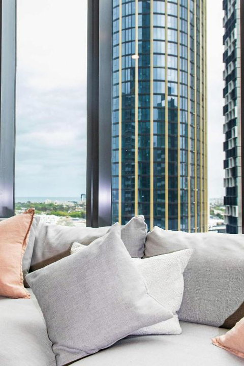 Resort Style Living 2 Bed Apt With Pool BBQ - Hervey Bay Accommodation 1