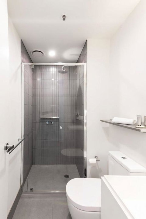 Resort Style Living 2 Bed Apt With Pool BBQ - Hervey Bay Accommodation 2