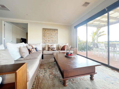 Retreat Andrew House - Hervey Bay Accommodation 3