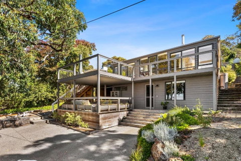 Retro Beach Vibes - Hervey Bay Accommodation 2
