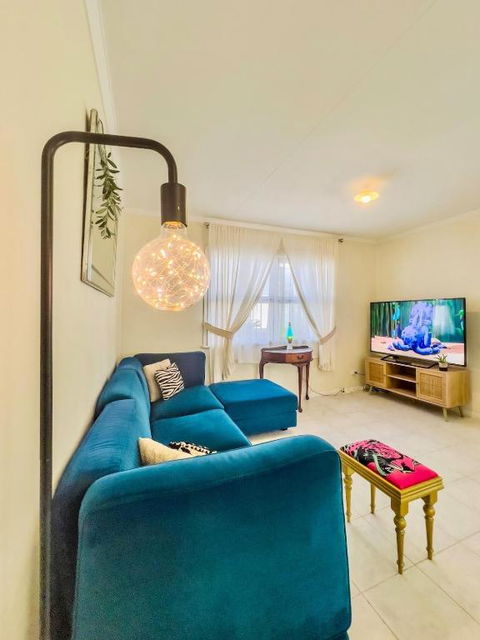 RetroRhapsody - Hervey Bay Accommodation 0