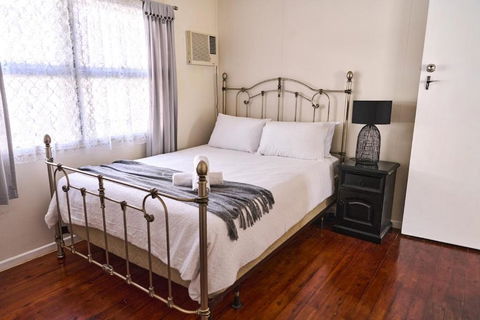 RetroRhapsody - Hervey Bay Accommodation 2