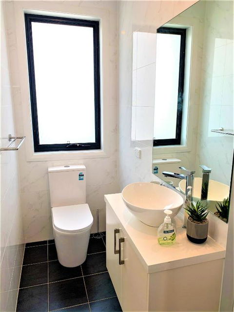 Revesby New Self Contained Granny Flat - Tourism Hervey Bay 3