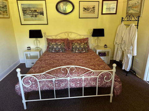 River Front Estate - Hervey Bay Accommodation 1