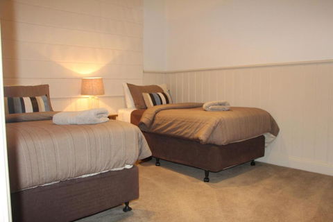 River Rock Cottage Centrally Located And Dog Friendly - Hervey Bay Accommodation 2
