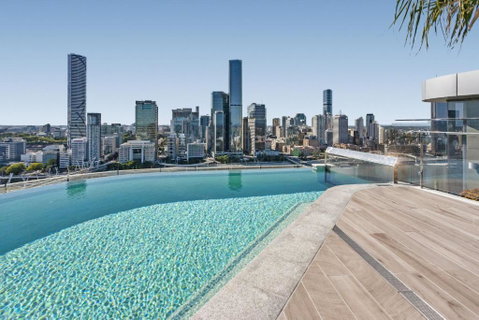 River-View Unit With Rooftop Pool Near Museums - Tourism Hervey Bay 0
