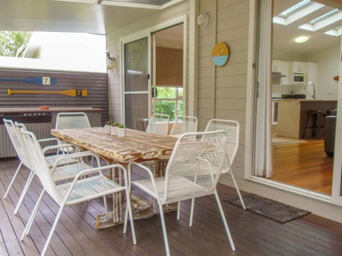 Riverside Retreat - Hervey Bay Accommodation 1
