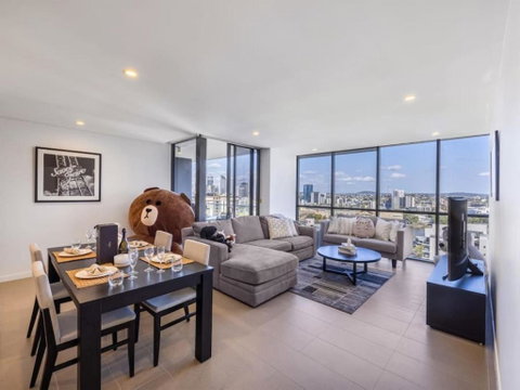 Riverview 2BR Delicate Apt, 1min To Train Station - Hervey Bay Accommodation 0