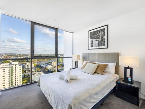Riverview 2BR Delicate Apt, 1min To Train Station - Hervey Bay Accommodation 3