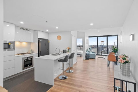 RiverViews 1BR 1BA Skytower Apt With Pool, Gym, Sauna - Tourism Hervey Bay 1