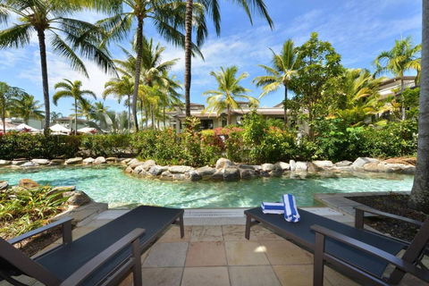 Resort-style Swim Out - A True Tropical Oasis - Tourism Hervey Bay 0