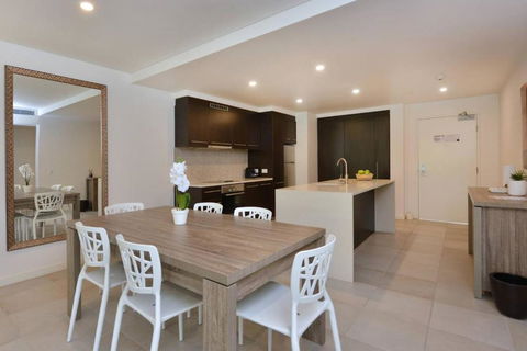 Resort-style Swim Out - A True Tropical Oasis - Tourism Hervey Bay 3