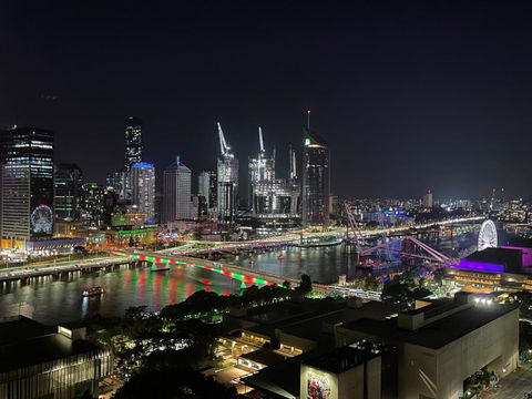 Riverview Haven Prime Spot For NY Fireworks - Hervey Bay Accommodation 1