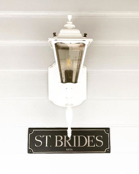 Saint Brides - Superior Boutique Accomodation - STEPS TO PAKINGTON STREET - Hervey Bay Accommodation 1