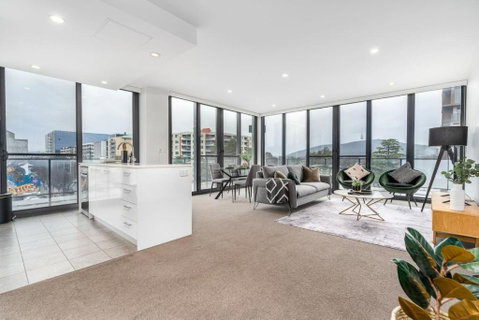 Roomy 2BR 2BA City-Centre Apt - Hervey Bay Accommodation 0