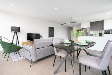 Roomy 2BR 2BA City-Centre Apt - Hervey Bay Accommodation 1