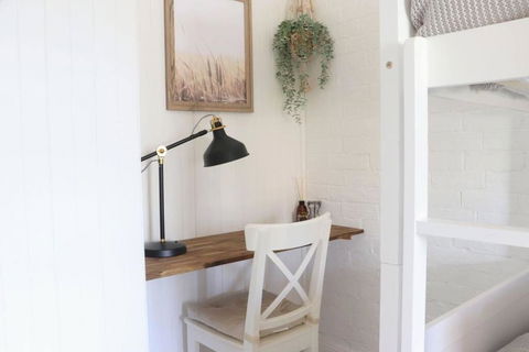 Rustic Chic 200 Metres From CBD - Hervey Bay Accommodation 2