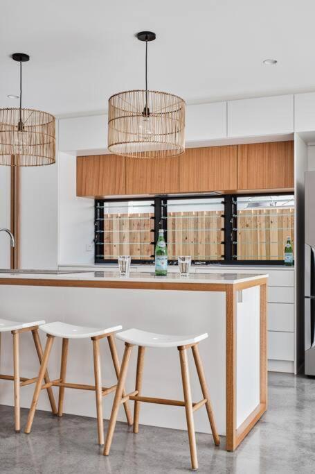 Sanctuary Spaces - Lomani Eleven - Hervey Bay Accommodation 3