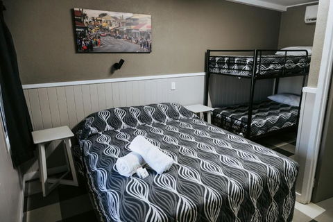 Rix Hotel Motel - Hervey Bay Accommodation 3