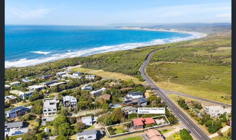 Roadknight Ocean Road View 236 - Hervey Bay Accommodation 2