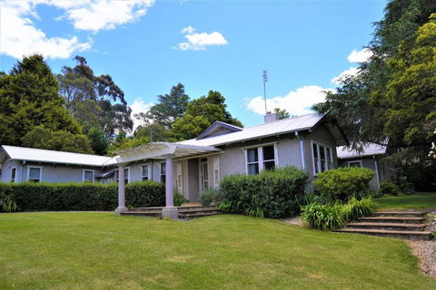 Robin Hill Manor - Tourism Hervey Bay 0