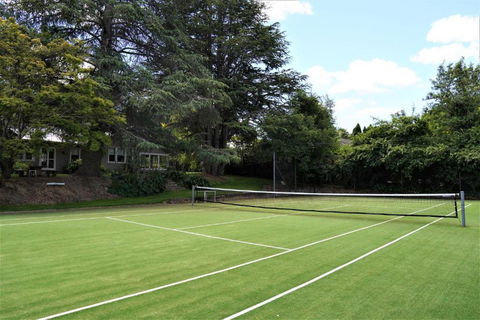 Robin Hill Manor - Tourism Hervey Bay 1