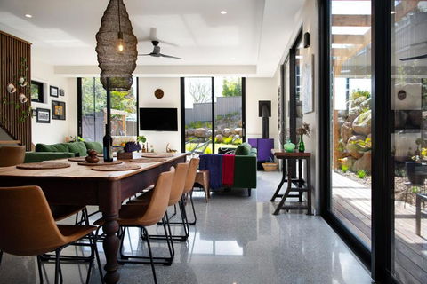 Rocky Hollow - Hervey Bay Accommodation 0