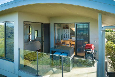Rolling Waves 3 - Beach Access & Pet Friendly! - Tourism Hervey Bay 2