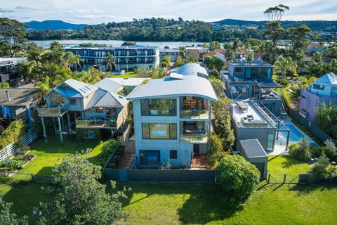 Rolling Waves 3 - Beach Access & Pet Friendly! - Tourism Hervey Bay 1