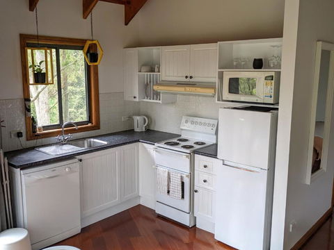 Romantic Cabin Escapes Barrington Tops - Lorikeet - Tourism Hervey Bay 3