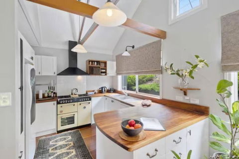 Romantic Lakeview Cottage - Hervey Bay Accommodation 2