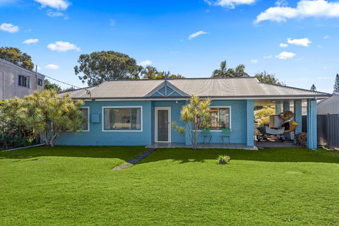 Ronnies Cottage - Tourism Hervey Bay 0