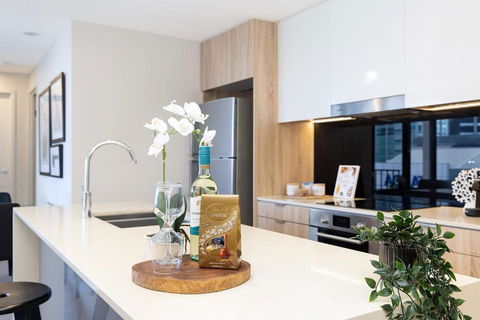 Rooftop Pool Stunning Apartment Queen Street - Tourism Hervey Bay 1