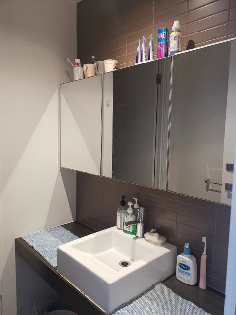 Room With King-size Bed Close To Melbourne CBD & Southern Cross Station - Hervey Bay Accommodation 2