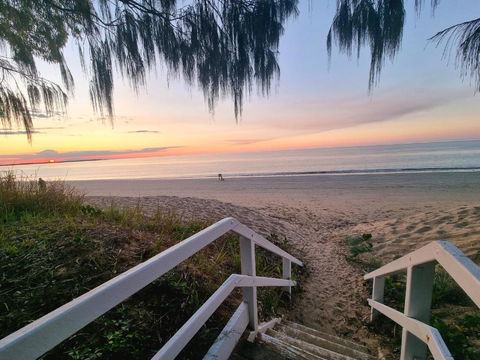 Rosalynda- Luxury Beachfront 3 BR Townhouse - Hervey Bay Accommodation 0