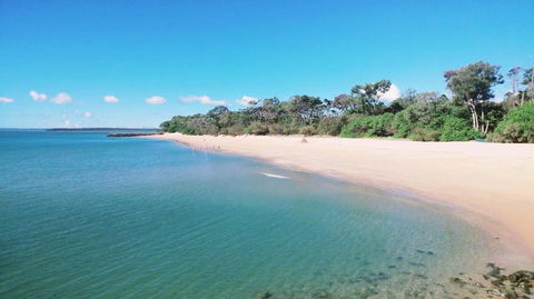 Rosalynda- Luxury Beachfront 3 BR Townhouse - Hervey Bay Accommodation 2