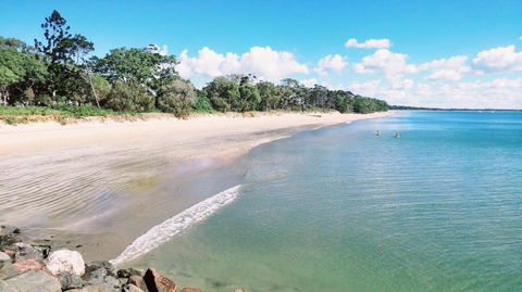 Rosalynda- Luxury Beachfront 3 BR Townhouse - Hervey Bay Accommodation 1