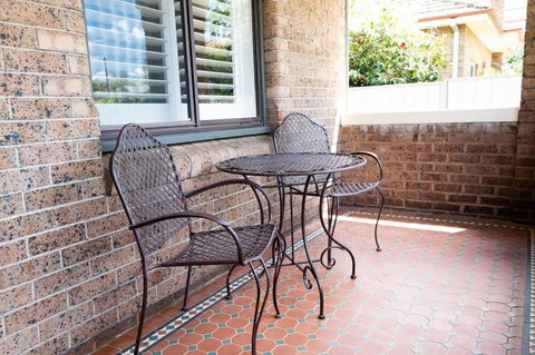 Rose Hill On Hamer, 1940s Charming Cottage Near Cook Park - Hervey Bay Accommodation 3