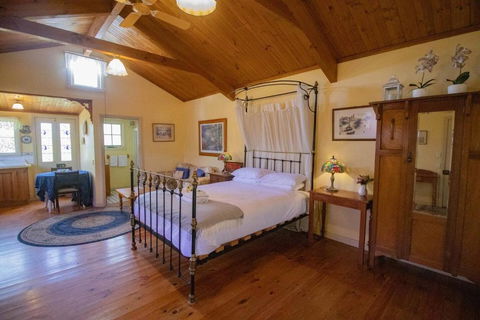 Rose Petal Cottage - Hervey Bay Accommodation 2