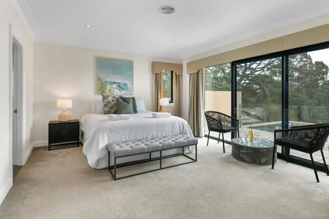 Roselawn Retreat - Pool, Incredible Views, Sleeps 8 - Hervey Bay Accommodation 2