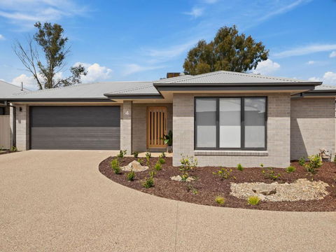 Rosella Retreat - Tourism Hervey Bay 0