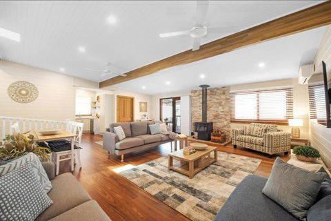 Rosemill Cottage - Mobility Friendly Accommodation Never Looked Better! - Hervey Bay Accommodation 1