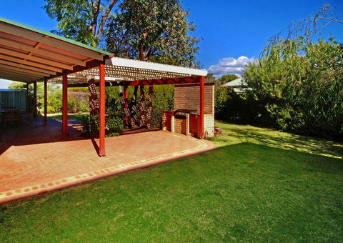 Rosewood Cottage - Hervey Bay Accommodation 3