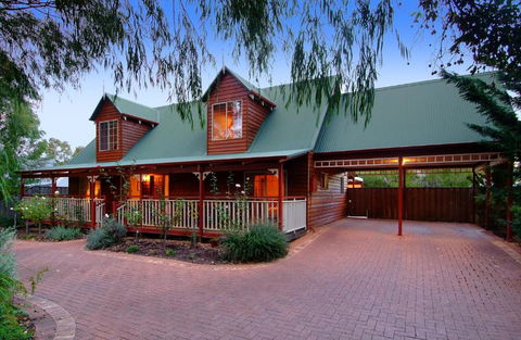 Rosewood Cottage - Hervey Bay Accommodation 2