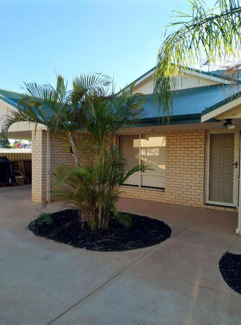 Ross - Tourism Hervey Bay 0