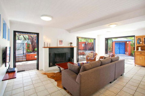 Ross Cres Spacious Private Beach House - Tourism Hervey Bay 1