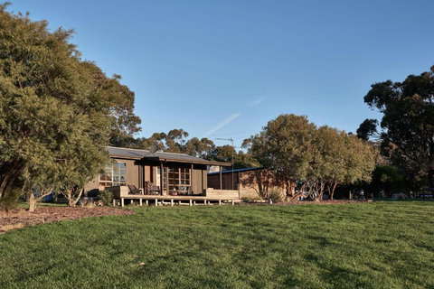 Ross Farm - Cabin - Hervey Bay Accommodation 1